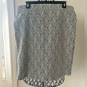 Banana Republic Black and White Patterned Women's Skirt